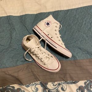 Converse All Star Chuck Taylor size 8 in EUC